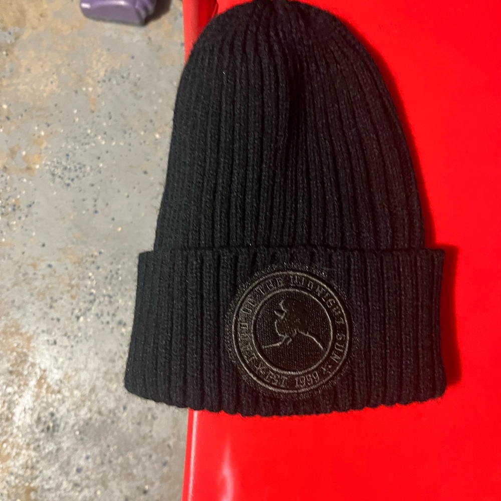 Robin Ruth Black Ribbed Beanie